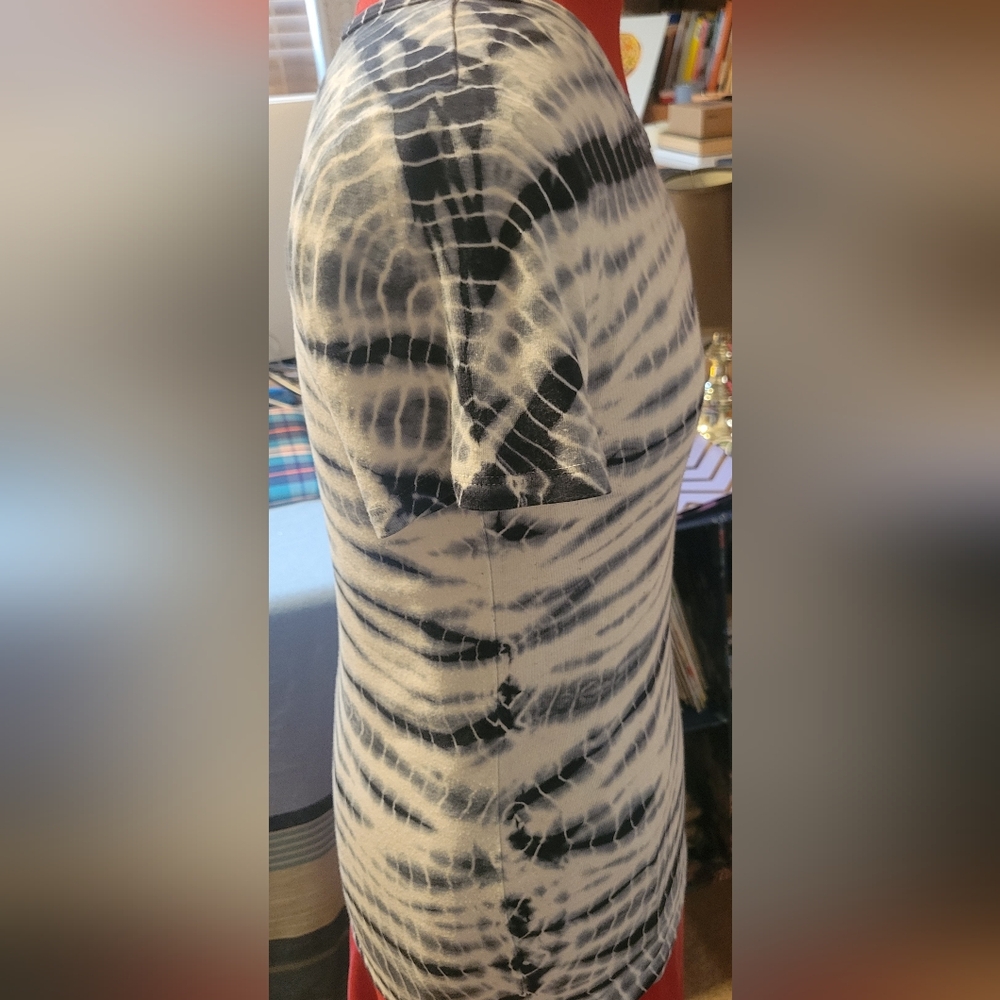 Top Blk/Wht Striped Ladies - Picture 2 of 4